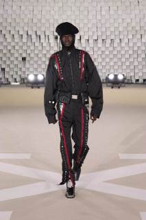 00012-off-white-fall-2025-ready-to-wear-credit-gorunway.jpg