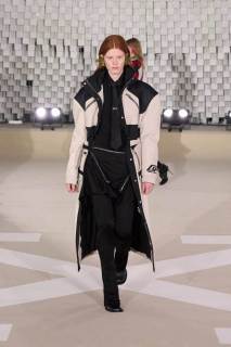 00016-off-white-fall-2025-ready-to-wear-credit-gorunway.jpg