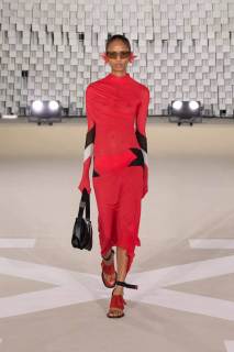 00023-off-white-fall-2025-ready-to-wear-credit-gorunway.jpg
