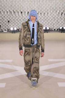 00025-off-white-fall-2025-ready-to-wear-credit-gorunway.jpg