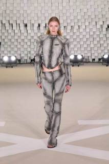 00027-off-white-fall-2025-ready-to-wear-credit-gorunway.jpg