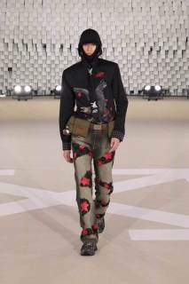 00030-off-white-fall-2025-ready-to-wear-credit-gorunway.jpg