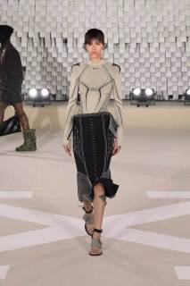 00037-off-white-fall-2025-ready-to-wear-credit-gorunway.jpg