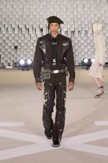 00048-off-white-fall-2025-ready-to-wear-credit-gorunway.jpg