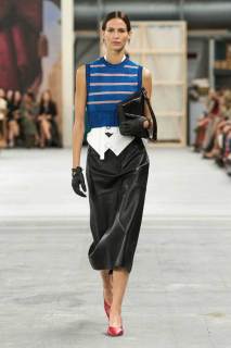 00038-tods-spring-2024-ready-to-wear-credit-gorunway