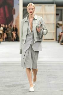 00040-tods-spring-2024-ready-to-wear-credit-gorunway