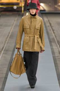 00012-tods-fall-2024-ready-to-wear-credit-gorunway.jpg