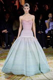 00002-viktor-and-rolf-couture-spring-2023-gorunway-brand