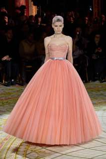 00004-viktor-and-rolf-couture-spring-2023-gorunway-brand