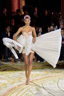 00012-viktor-and-rolf-couture-spring-2023-gorunway-brand
