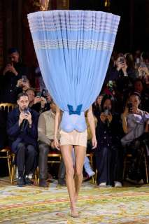 00015-viktor-and-rolf-couture-spring-2023-gorunway-brand