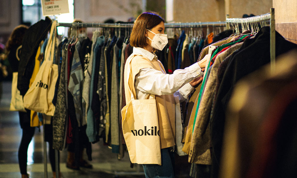 Il boom degli abiti vintage: comprare di seconda mano è il futuro della  moda?